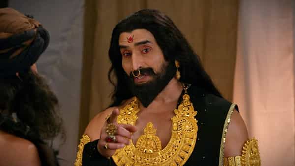 कलर्स मराठी वाहिनीवरील 'आई तुळजाभवानी' या मालिकेत आता सगळयात मोठ्या रहस्याचा खुलासा महिषासुराला होणार आहे. 'आई तुळजाभवानी' मालिकेतलं नाट्य सध्या अत्यंत रंगतदार वळणावर असून महिषासुर मर्दिनी अध्यायातला महत्वाचा टप्पा मालिकेच्या आगामी भागात उलगडणार आहे.