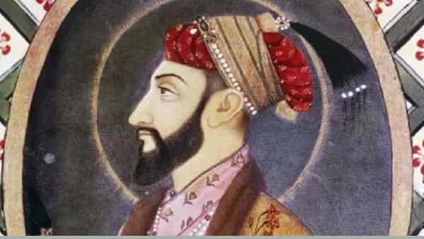 छावा सिनेमामुळे मराठ्यांचा जाज्वल्य इतिहास पुन्हा एकदा जगाच्या समोर आला. मराठ्यांना संपवण्याचा चंग बांधणारा क्रूरकर्मा औरंगजेब याची याच भूमीत माती झाली.