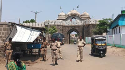 औरंगजेबाच्या कबरीबाबत मोठा निर्णय, पोलीस प्रशासन हायअलर्टवर; कबरीजवळ जाण्यास...