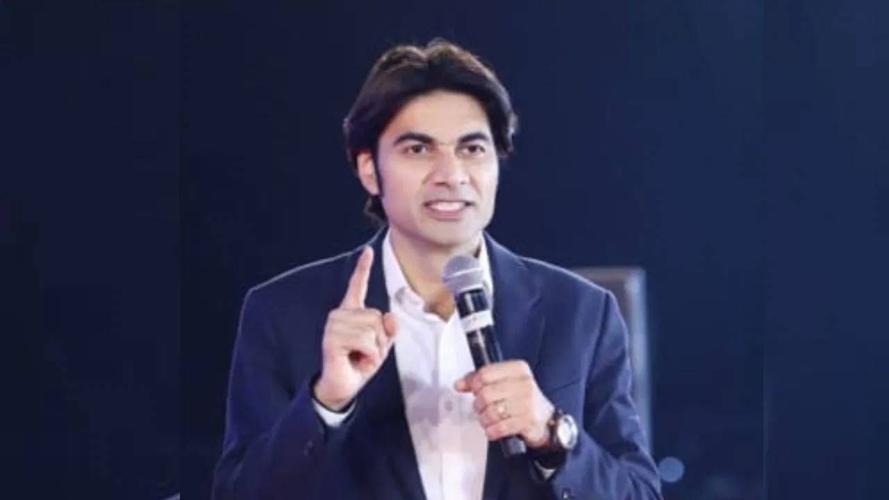 चर्चमध्ये मुलींना एकटं केबिनमध्ये बसवून...; 'मेरा येशु येशु' फेम पाद्री बजिंदर सिंग विरोधात लैंगिक शोषणाची तक्रार चर्चमध्ये मुलींना एकटं केबिनमध्ये बसवून...; 'मेरा येशु येशु' फेम पाद्री बजिंदर सिंग विरोधात लैंगिक शोषणाची तक्रार