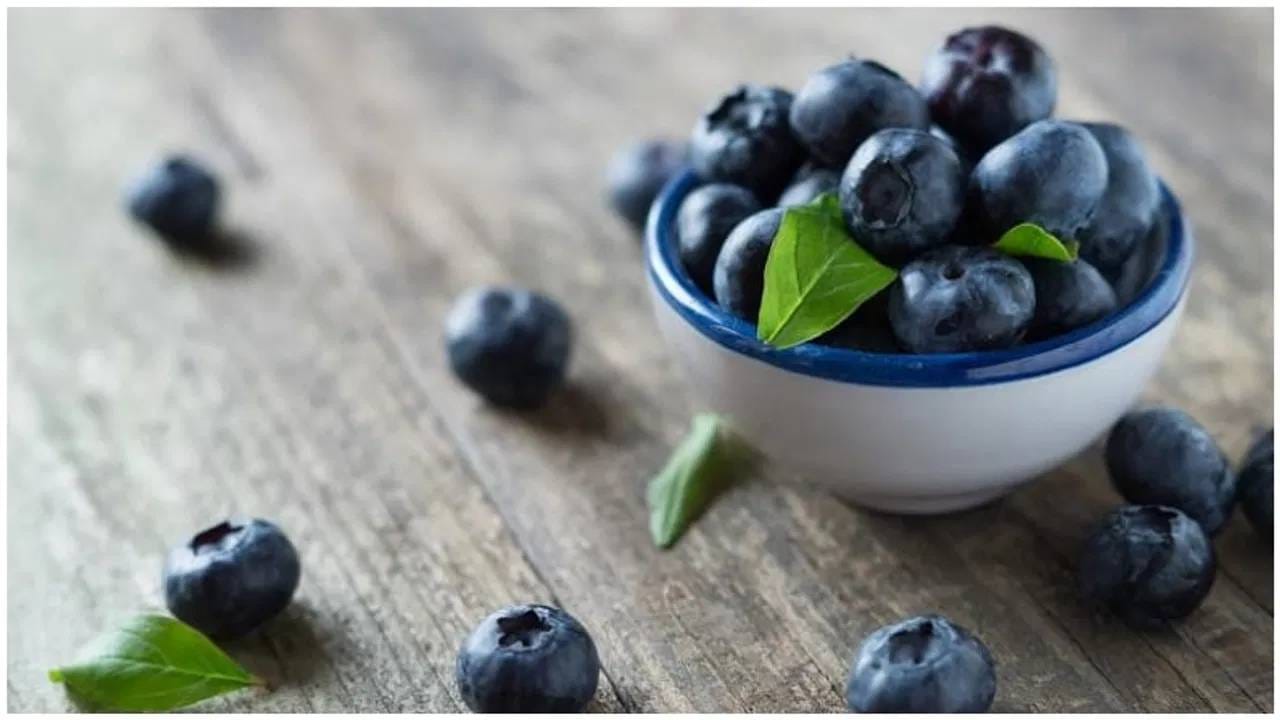 आरोग्यासाठी वरदान ठरेल 'हे' निळे फळ, जाणून घ्या फायदे