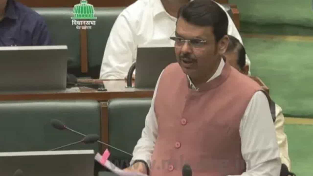रात्री 10 ते पहाटे 6 वाजेपर्यंत सर्व धार्मिक स्थळांवरील भोंगे बंद ठेवा; मुख्यमंत्र्यांच्या सूचना रात्री 10 ते पहाटे 6 वाजेपर्यंत सर्व धार्मिक स्थळांवरील भोंगे बंद ठेवा; मुख्यमंत्र्यांच्या सूचना
