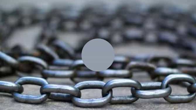 आईने स्वीकारला इस्लाम, मग मुलावर धर्म बदलण्यासाठी दबाव, साखळदंडाने बांधले, शेवटी...