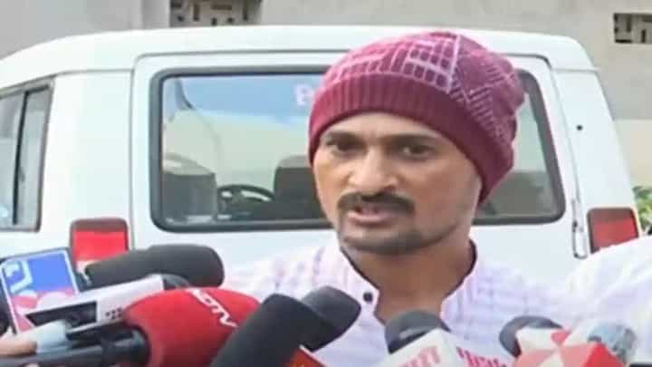 Santosh Deshmukh Case : धनंजय देशमुख अजित पवारांच्या भेटीसाठी दाखल Santosh Deshmukh Case : धनंजय देशमुख अजित पवारांच्या भेटीसाठी दाखल