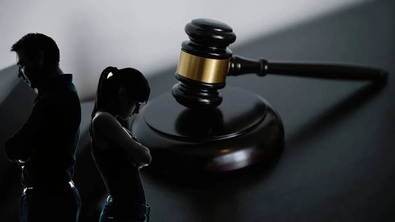 'तो जवळच येत नाही... फक्त मंदिरात जातो', महिलेच्या याचिकेवर कोर्टाने दिला असा निर्णय 'तो जवळच येत नाही... फक्त मंदिरात जातो', महिलेच्या याचिकेवर कोर्टाने दिला असा निर्णय