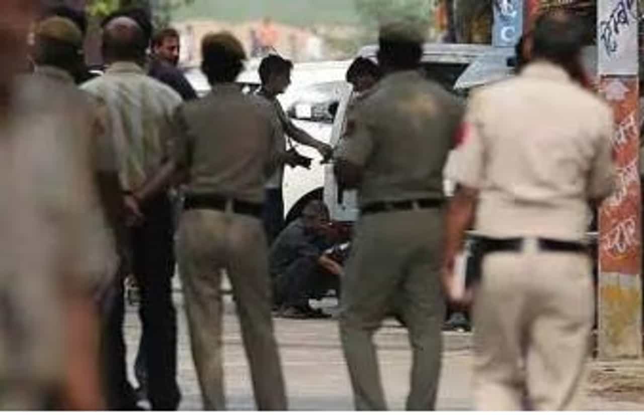 चित्रपटात काम न मिळाल्याने चार नवोदित अभिनेत्री वेश्या व्यवसायात, पोलिसांनी केले हायप्रोफाईल रॅकेट उद्धवस्त