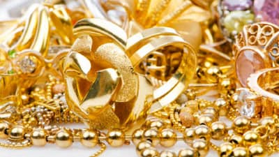 Gold Silver Rate Today 26 March 2025 : सलग दुसर्या दिवशी स्वस्ताई; काय आहेत सोने आणि चांदीच्या किंमती?