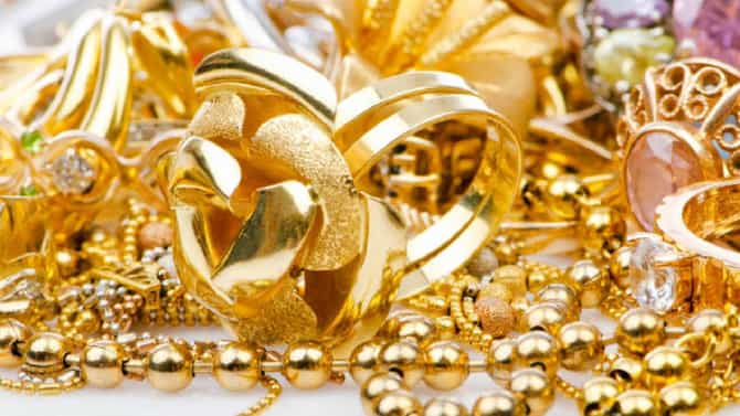 Gold Silver Rate Today 26 March 2025 : सलग दुसर्या दिवशी स्वस्ताई; काय आहेत सोने आणि चांदीच्या किंमती?