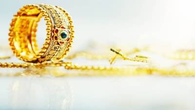 Gold Silver Rate Today 9 March 2025 : सोन्याचे तळ्यातमळ्यात, चांदी महाग, काय आहेत किंमती?