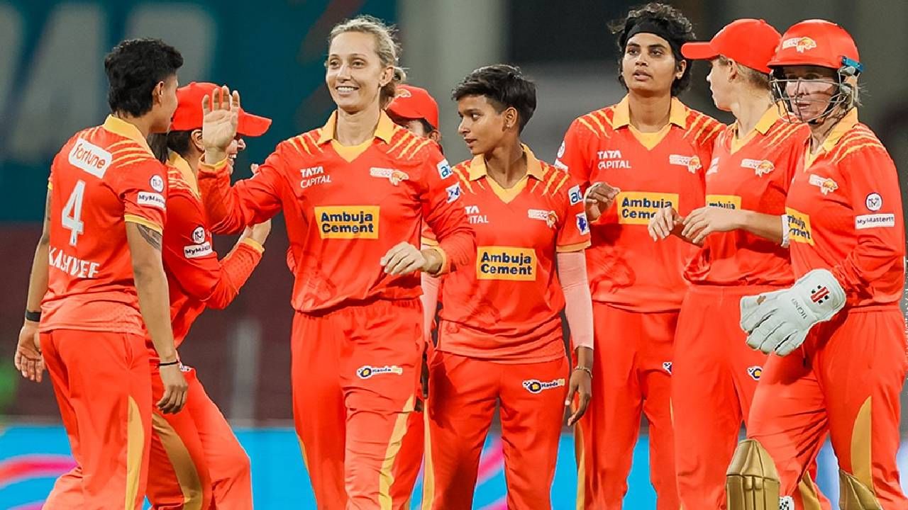 WPL 2024 GG vs UPW : गुजरात जायंट्सने युपी वॉरियर्सला 81 धावांनी नमवलं, अजूनही स्पर्धेतलं आव्हान कायम WPL 2024 GG vs UPW : गुजरात जायंट्सने युपी वॉरियर्सला 81 धावांनी नमवलं, अजूनही स्पर्धेतलं आव्हान कायम