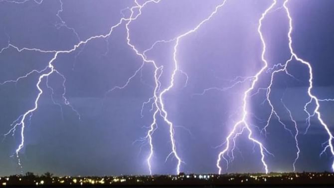 Weather Update : महाराष्ट्रावर पुन्हा मोठं संकट, पावसाबाबत मोठा इशारा