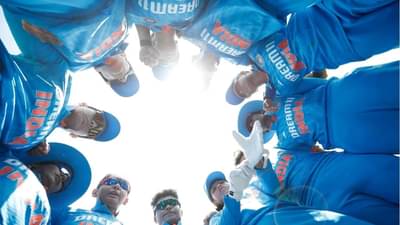 Team India : बीसीसीआयकडून टीम इंडियाच्या 6 खेळाडूंना मोठा झटका, नक्की कारण काय?