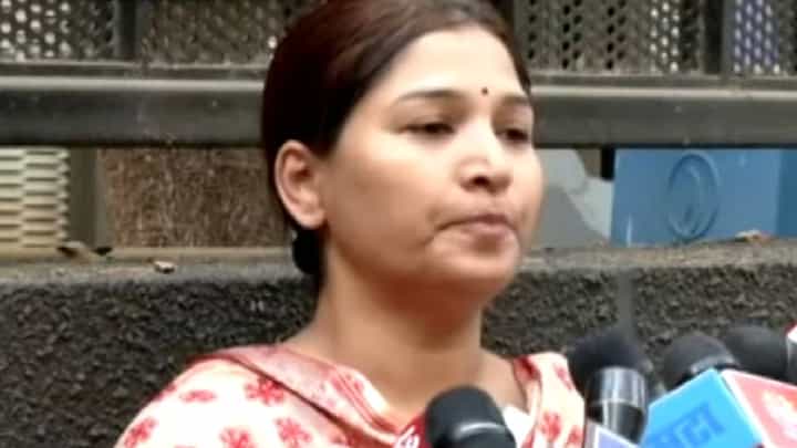 Karuna Sharma : तटकरेंवर केलेल्या आरोपांची चौकशी करा, करुणा शर्मांचं मुख्यमंत्र्यांना पत्र Karuna Sharma : तटकरेंवर केलेल्या आरोपांची चौकशी करा, करुणा शर्मांचं मुख्यमंत्र्यांना पत्र