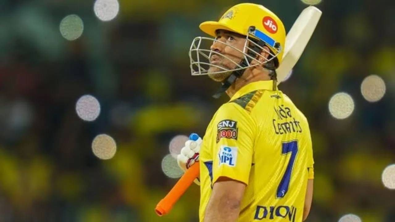आयपीएलच्या इतिहासात सर्वाधिक सामने खेळण्याचा मान एम एस धोनीला मिळाला आहे. त्याने आतापर्यंत आयपीएलमध्ये 264 सामने खेळले आहेत. या काळात त्याने 5243 धावा केल्या आहेत. यात या पर्वात आणखी भर पडणार आहे.(Photo- PTI)