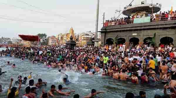 गिरीश महाजन यांना कुंभमेळा मंत्री करण्यास साधू महंतांचा विरोध, देवाभाऊंच्या निर्णयाकडे लागले लक्ष
