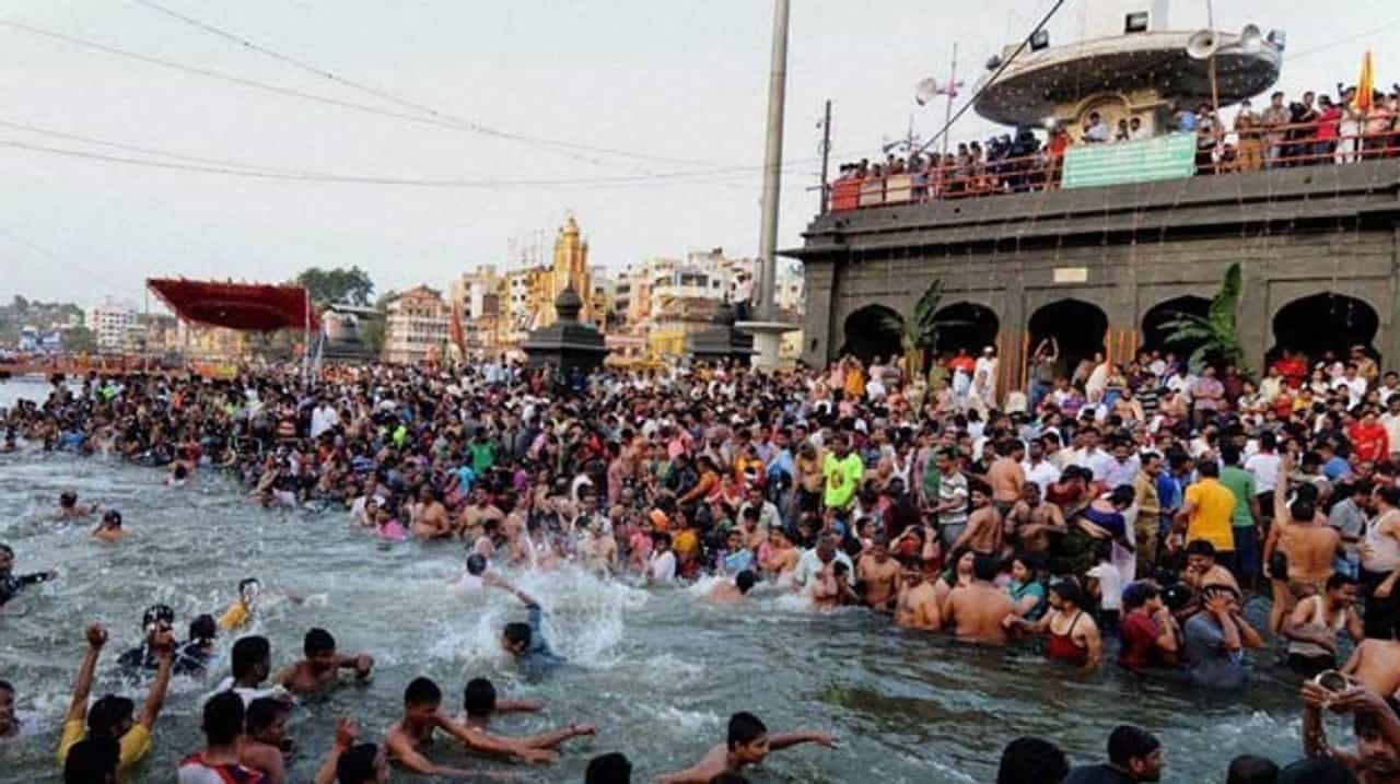 गिरीश महाजन यांना कुंभमेळा मंत्री करण्यास साधू महंतांचा विरोध, देवाभाऊंच्या निर्णयाकडे लागले लक्ष