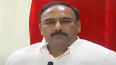 खोक्याचा आका सुरेश धस, त्यालाच आरोपी करा, धनंजय मुंडे यांचे बंधू बरसले