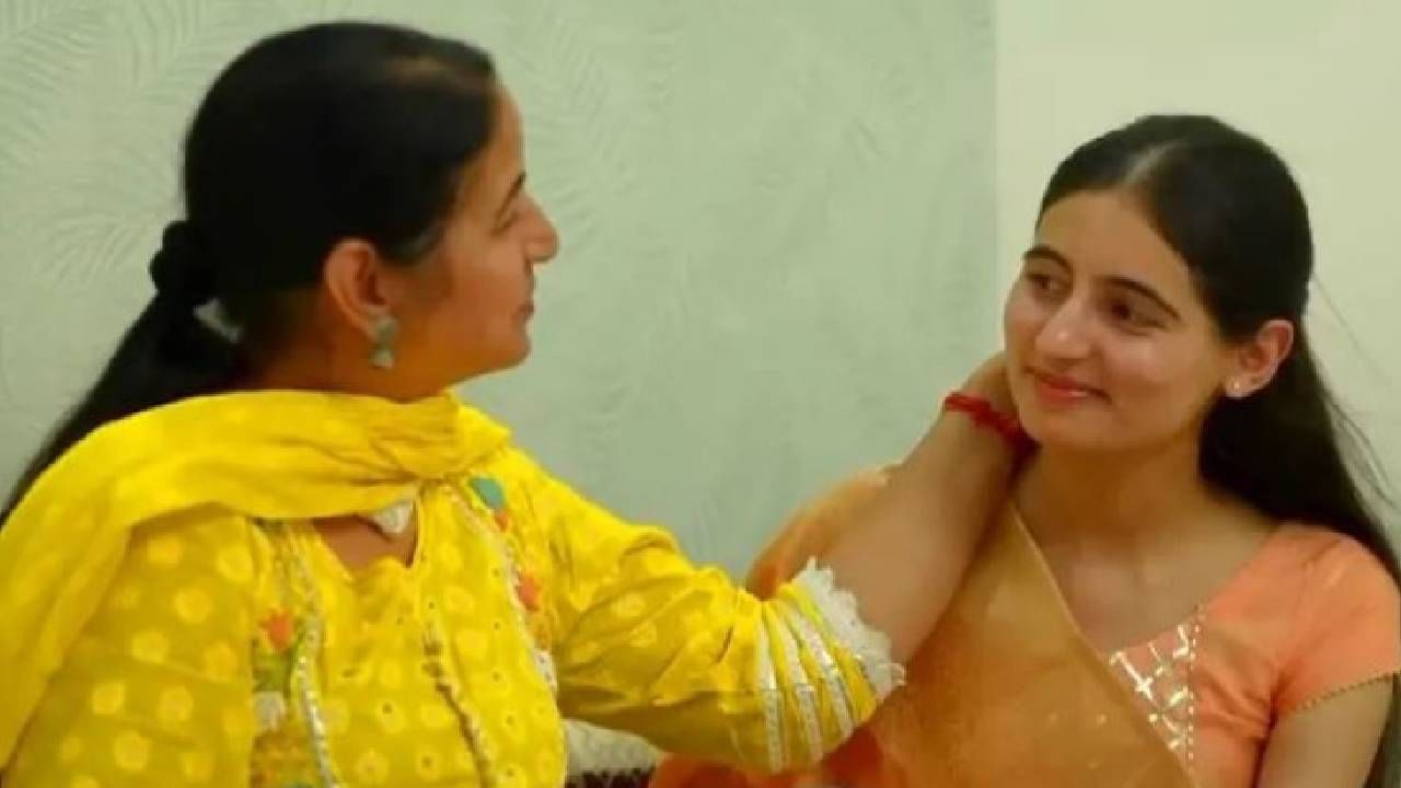 UPSC Success Story: वडील झाले वेगळे आईने वाढवले, रात्रीचा अभ्यास करुन पोरीने घेतली झेप, कोण आहेत AIR -6 सृष्टी डबास ?