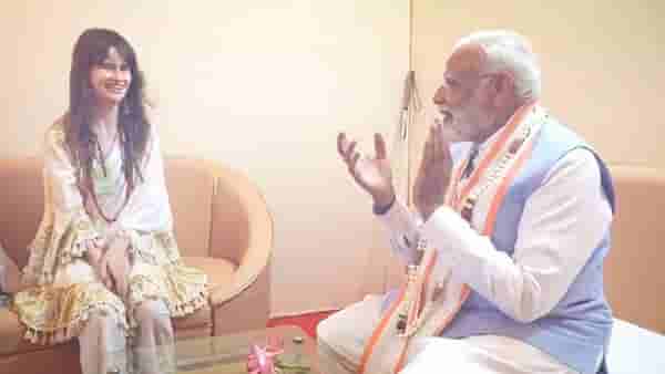 मोदींनी मन की बातमध्ये उल्लेख केला अन् जर्मन गायिका रातोरात बनली स्टार; कोण आहे गायिका?