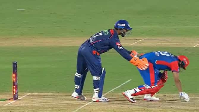 Video: ऋषभ पंतने कुलदीपला क्रीजवरून ढकलले आणि स्टंपिंग केलं, पण...!