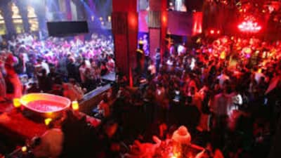 पुण्यातील पबमध्ये चाललंय काय? स्वच्छतागृहात जे सापडले त्यानंतर पबमधील धक्कादायक गैरप्रकार समोर