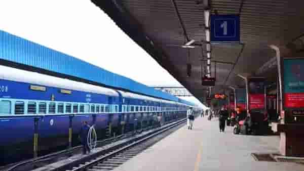 रेल्वेचे कन्फर्म तिकीट नसेल तर स्टेशनवर लवकर नो एन्ट्री, नवीन व्यवस्था नेमकी काय?