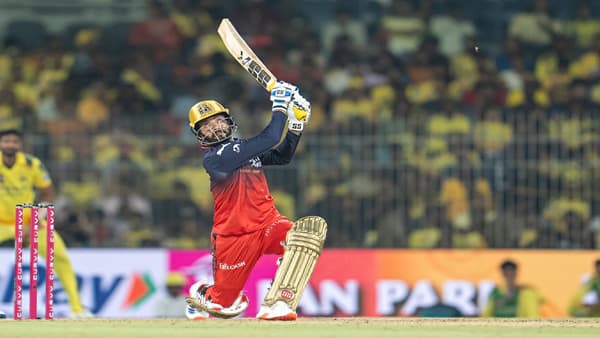 CSK vs RCB : रजत पाटीदारची अर्धशतकी खेळी, चेन्नईसमोर 197 धावांचं आव्हान, कोण जिंकणार?
