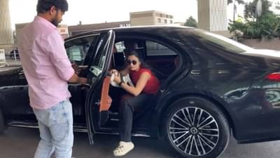 रश्मिका मंदानाने हवाच केली, ‘या’ लक्झरी कारमध्ये विमानतळावर दिसली, किंमत ऐकाल तर शॉक व्हाल