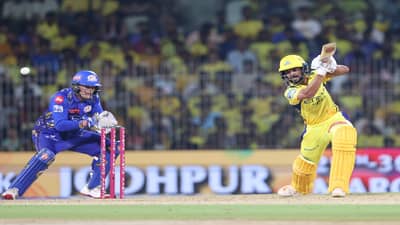 CSK vs MI : 6,6,6,4,4,4,4,4,4, कॅप्टन ऋतुराज गायकवाडकडून कडक सुरुवात, मुंबईविरुद्ध वादळी अर्धशतक