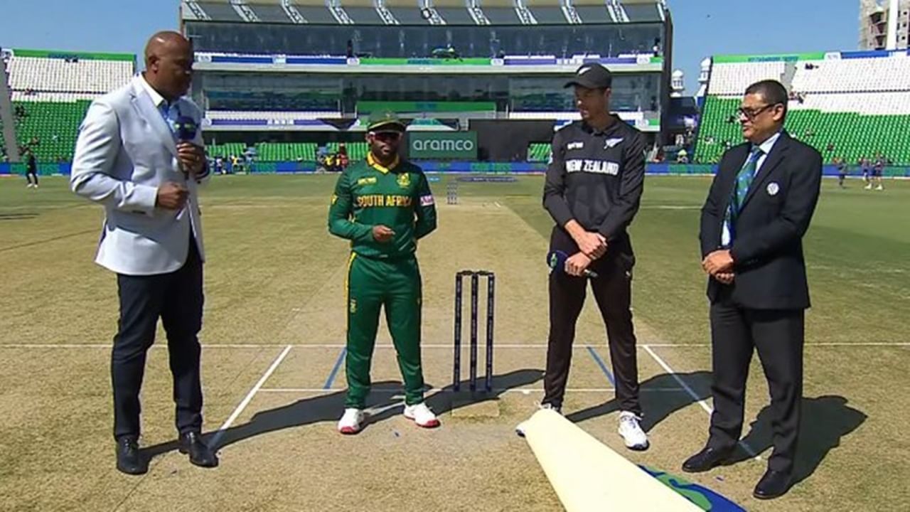 SA vs NZ Toss : न्यूझीलंडने उपांत्य फेरीत फेरीत टॉस जिंकला, दक्षिण आफ्रिकेविरुद्ध बॅटिंग, प्लेइंग ईलेव्हनमध्ये कोण? SA vs NZ Toss : न्यूझीलंडने उपांत्य फेरीत फेरीत टॉस जिंकला, दक्षिण आफ्रिकेविरुद्ध बॅटिंग, प्लेइंग ईलेव्हनमध्ये कोण?