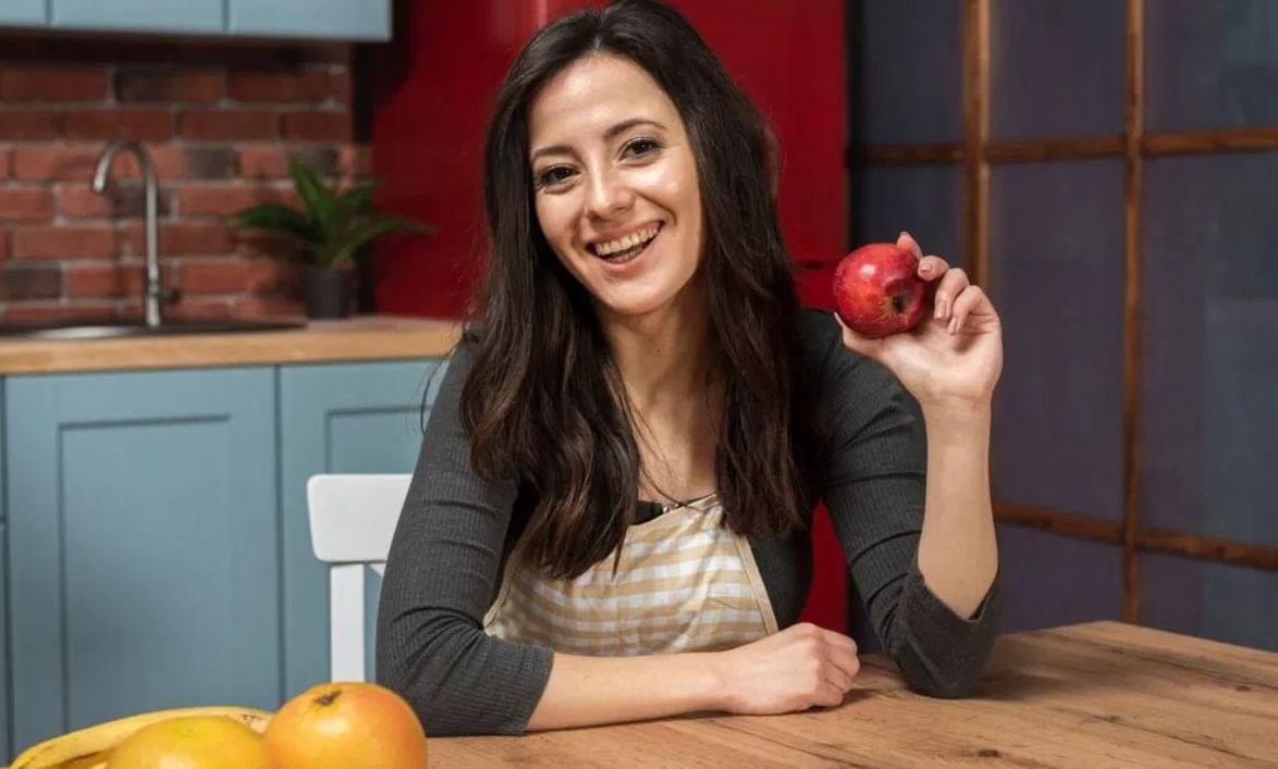 summer super foods : उन्हाळ्यात दिवसभर फ्रेश दिसण्यासाठी आहारात 'या' सुपरफूड्सचा समावेश करा...