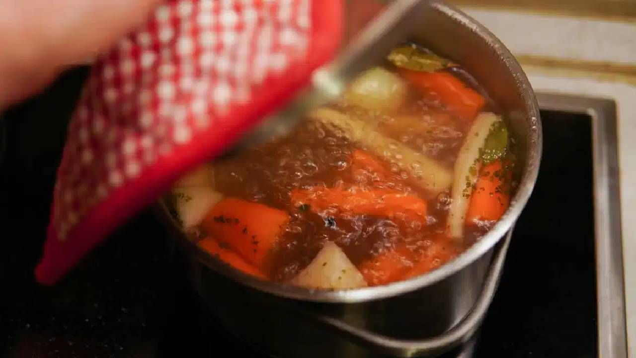 सुगरनींनोsss! भाजी वाफेवर करावी की उकडून? योग्य पद्धत कोणती? जाणून घ्या