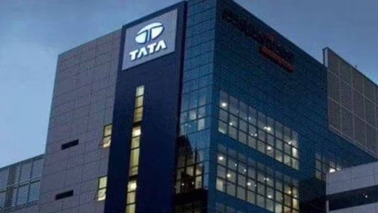 'टाटांची' ही कंपनी विकली, टाटा ग्रुपला का विकावी लागली ही कंपनी? 'टाटांची' ही कंपनी विकली, टाटा ग्रुपला का विकावी लागली ही कंपनी?
