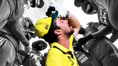 IND vs AUS SF : उपांत्य फेरीच्या सामन्यात शमीकडून मोठी चूक, ट्रेव्हिस हेडमुळे टीम इंडियाला फटका Video