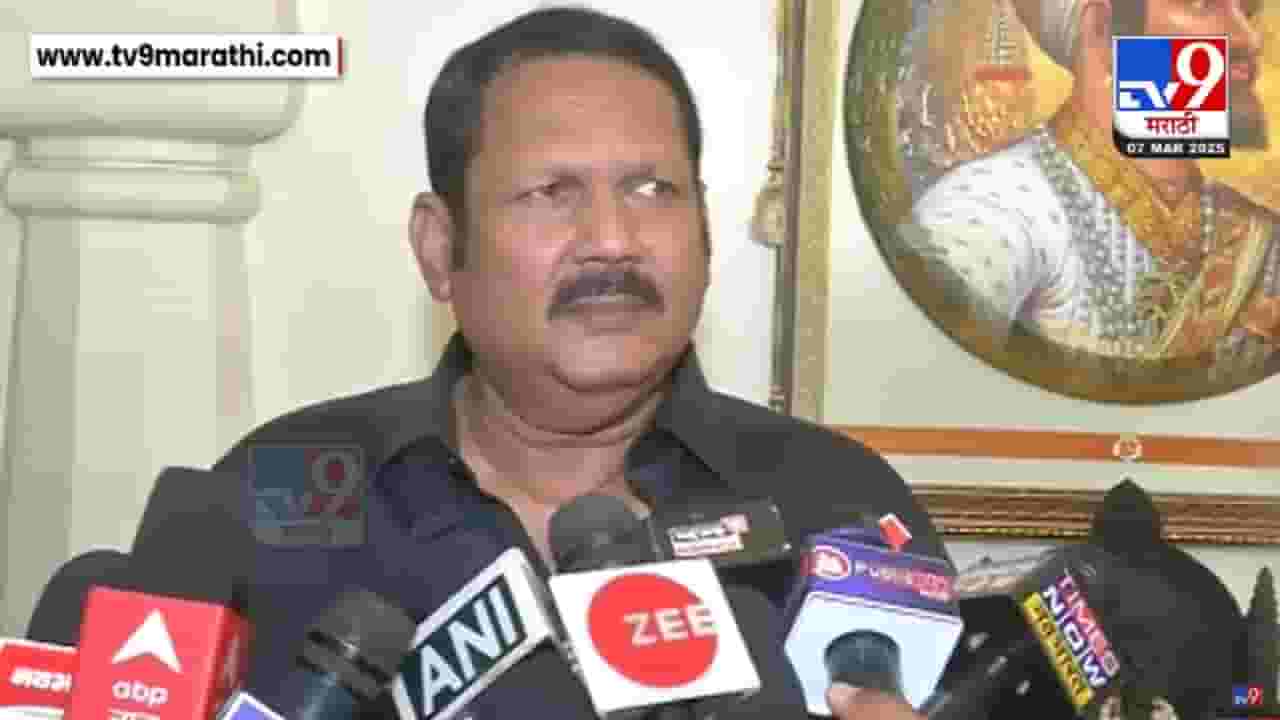 Udyanraje Bhosale Video : 'औरंगजेब चोर होता, त्याची कबर JCB नं...'; उदयनराजे भोसले भडकले Udyanraje Bhosale Video : 'औरंगजेब चोर होता, त्याची कबर JCB नं...'; उदयनराजे भोसले भडकले