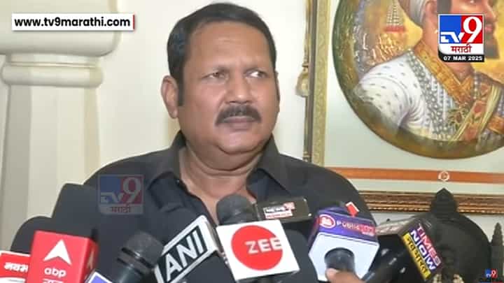 Udyanraje Bhosale Video : 'औरंगजेब चोर होता, त्याची कबर JCB नं...'; उदयनराजे भोसले भडकले Udyanraje Bhosale Video : 'औरंगजेब चोर होता, त्याची कबर JCB नं...'; उदयनराजे भोसले भडकले