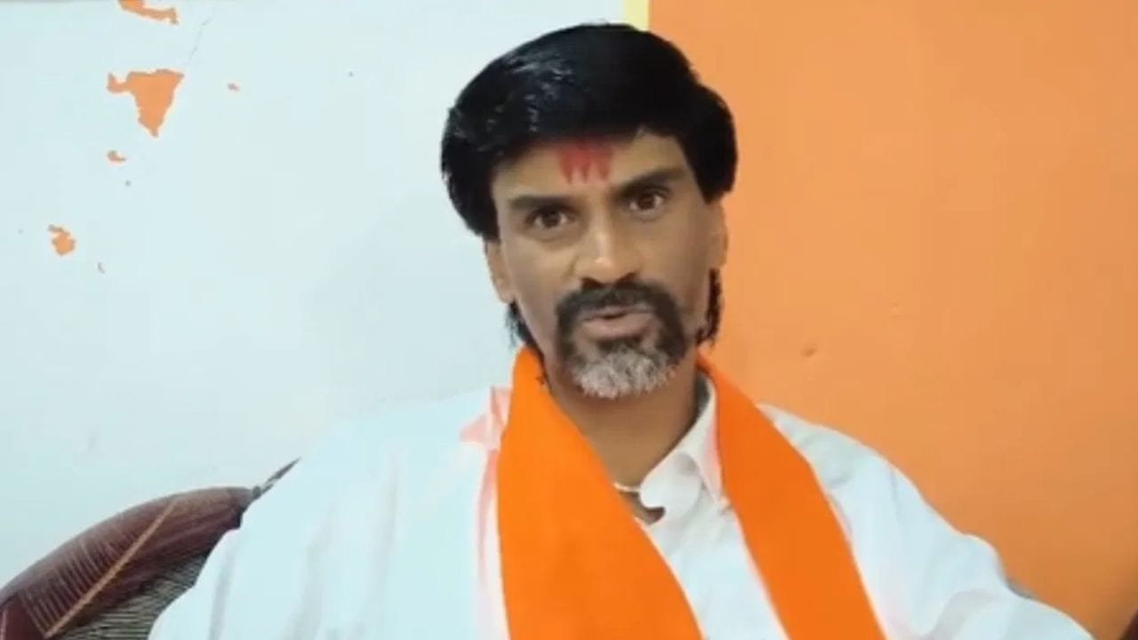 संतोष देशमुख हत्याप्रकरण : सीआयडीच्या चार्ज सीटवर जरांगे पाटलांना शंका; उपस्थित केला हा मुद्दा