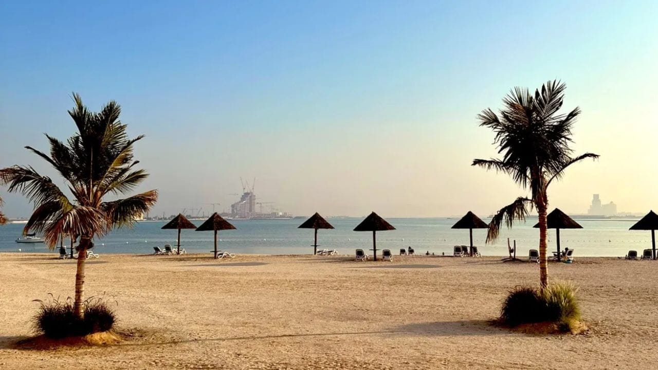 आता 'या' बीचवर जायचं असेल तर काढावे लागणार सगळे कपडे; तरच मिळणार एन्ट्री, नाव ऐकून बसेल धक्का आता 'या' बीचवर जायचं असेल तर काढावे लागणार सगळे कपडे; तरच मिळणार एन्ट्री, नाव ऐकून बसेल धक्का