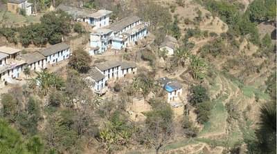 होळीच्या रंगानीच काय तर रोमॅण्टीक गाण्यानेही देवता होते नाराज, १२५ गावात रंगाचा सण निषिद्धच