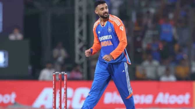 IND vs AUS SF : वरुण चक्रवर्ती ठरला हेडमास्टर, ऑस्ट्रेलियाची मिस्ट्री अशी सोडवली Video