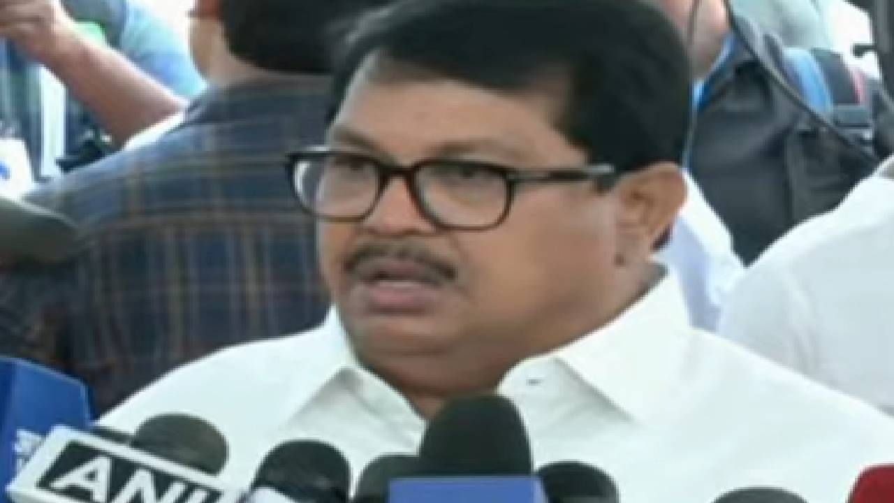पहलगाम हल्ल्याबाबत काँग्रेस नेत्याचे वादग्रस्त वक्तव्य, 'दहशतवाद्यांकडे धर्म विचारण्यासाठी...' पहलगाम हल्ल्याबाबत काँग्रेस नेत्याचे वादग्रस्त वक्तव्य, 'दहशतवाद्यांकडे धर्म विचारण्यासाठी...'
