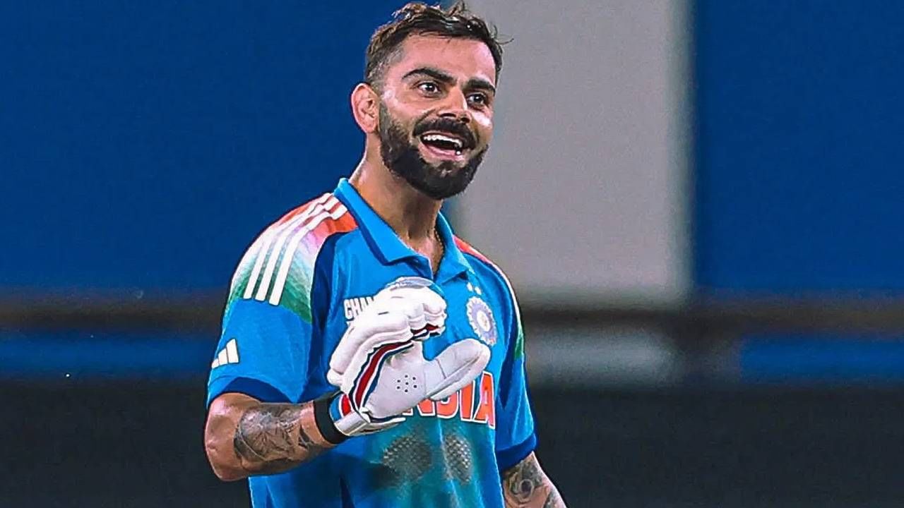 वनडे क्रिकेट इतिहासात 60हून अधिकच्या सरासरीने 8 हजाराहून अधिका धावा करणारा जगातील एकमेव फलंदाज आहे. सचिन तेंडुलकरने 8720 धावा केल्या असल्या तरी त्याने त्या 43.22 च्या सरासरीने केल्या आहेत.