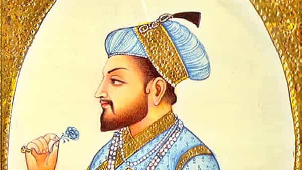 औरंगजेबाने सत्ता मिळवण्यासाठी आपल्या वडिलांना बंदी बनवलं होतं. जेव्हा शाहजंहा आजारी पडले तेव्हा त्यांची तीन मुलं दारा शिकोह, औरंजेब आणि मुराद बख्श यांच्यात सत्तेसाठी लढाई व्हायला लागली. त्याचवेळी औरंगजेबाने शाहजहांला बंदी बनवलं.