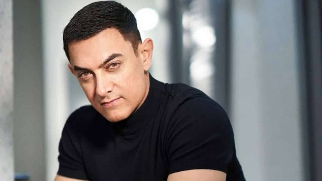 आमिर आणि गौरीच्या वयात बरंच अंतर आहे. आमिर 60 वर्षांचा असून गौरी सध्या 46 वर्षांची आहे. म्हणजेच या दोघांमध्ये जवळपास 14 वर्षांचं आहे. आमिरला पहिल्या दोन लग्नापासून तीन मुलं आहेत. आयरा, जुनैद आणि आझाद अशी त्यांची नावं आहेत.