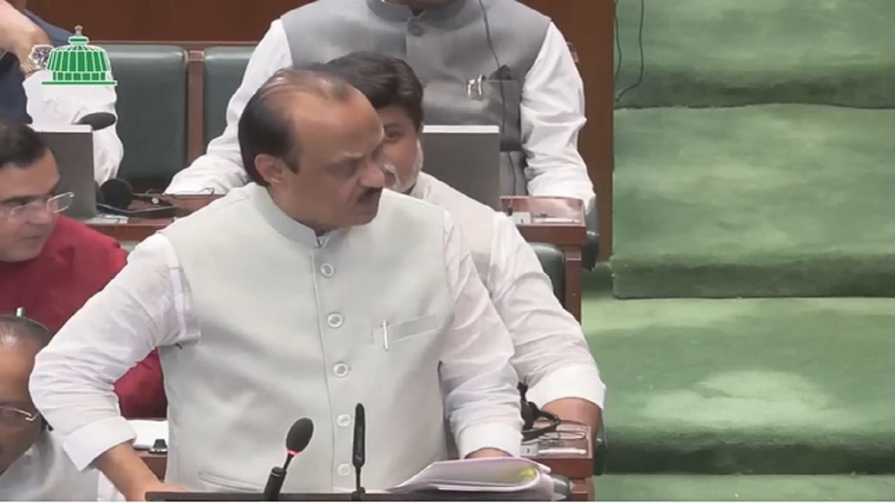 Maharashtra Budget 2025 : बजेटमध्ये शेतकऱ्यांसाठी नवी योजना... बळीराजा शेत अन् पाणंद रस्ते सुरु करण्यात येणार