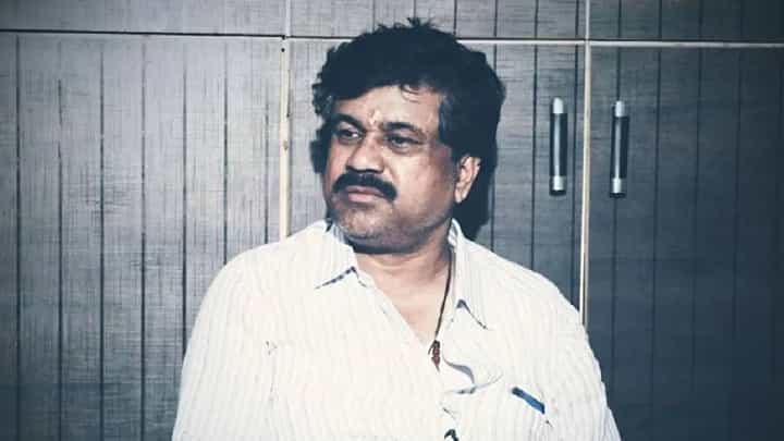 Walmik Karad : तोच राग मनात म्हणून बेदम मारहाण, 'हे' दोघे वाल्मिक कराडच्या अंगावर धावले अन्... Walmik Karad : तोच राग मनात म्हणून बेदम मारहाण, 'हे' दोघे वाल्मिक कराडच्या अंगावर धावले अन्...