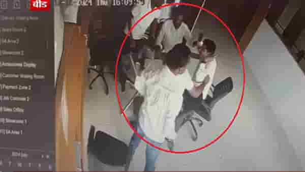 Sandeep Kshirsagar Video : बीडमधून आणखी एक व्हिडीओ व्हायरल, संदीप क्षीरसागरांच्या कार्यकर्त्यांनी मॅनेजरला धुतलं?