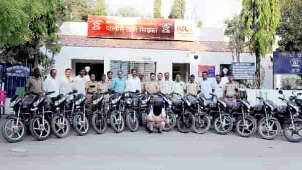 प्रेमासाठी वाट्टेल ते ! गर्लफ्रेंडला गिफ्ट देण्यासाठी पैसे नव्हते,त्याने थेट 14...