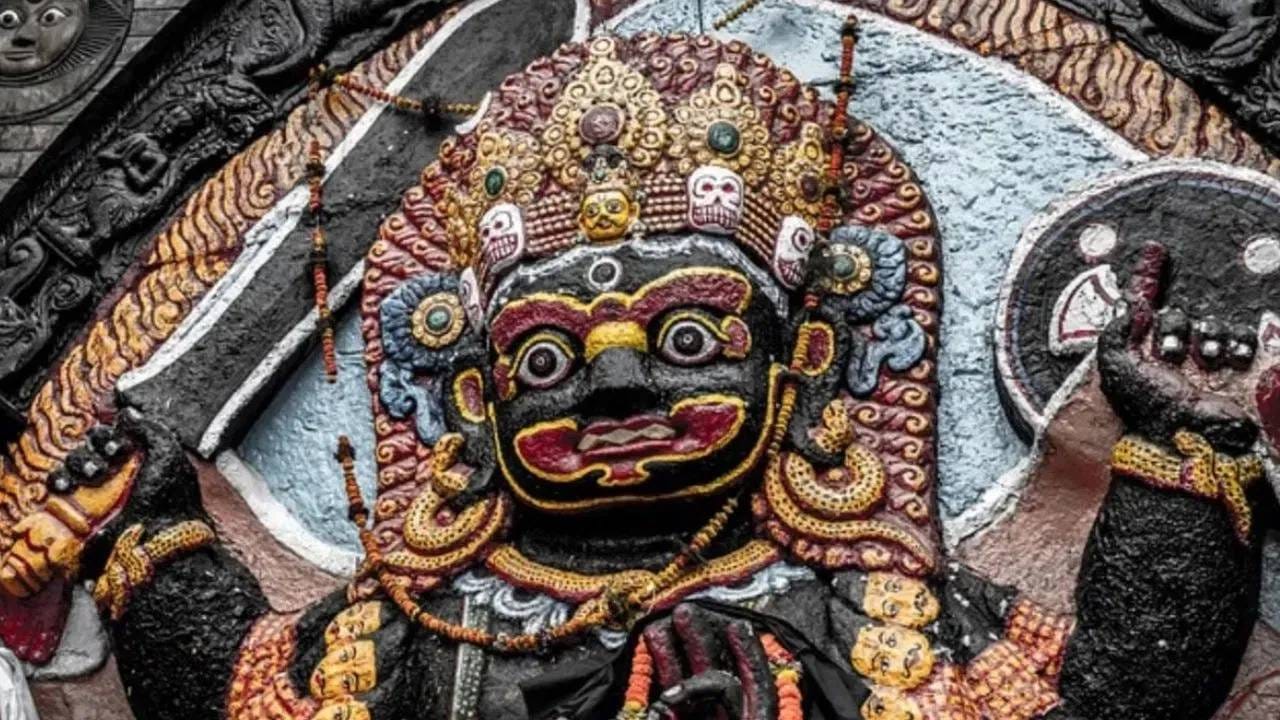 Kalashtami 2025: चैत्र कालाष्टमीच्या दिवशी 'या' गोष्टी दान केल्यास तुम्हाला होईल आर्थिक लाभ Kalashtami 2025: चैत्र कालाष्टमीच्या दिवशी 'या' गोष्टी दान केल्यास तुम्हाला होईल आर्थिक लाभ