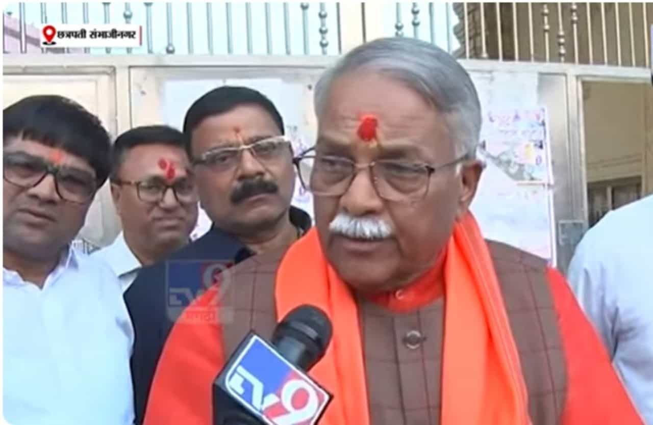 Chandrakant Khaire : 'एवढं महत्व कशाला देता, हा विषय आता संपवा'; औरंगजेबाच्या कबरीवर चंद्रकांत खैरे काय म्हणाले?